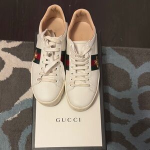 Authentic Gucci White Sneakers platform with Bee Embroidery